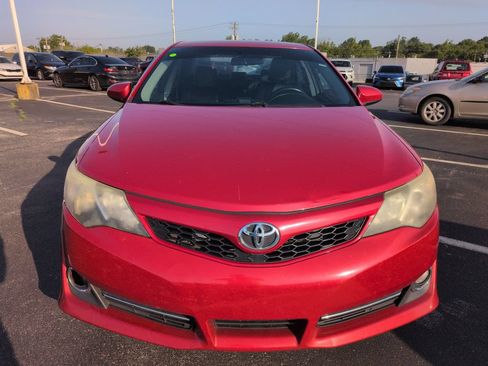 Used 2013 Toyota Camry SE FWD image 9