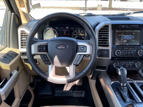 Used 2015 Ford F150 Lariat w/ Equipment Group 501A Mid image 5