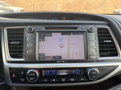 Used 2015 Toyota Highlander XLE image 33