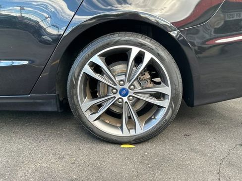 Used 2019 Ford Fusion Titanium image 28