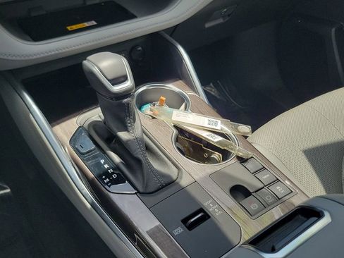 Used 2023 Toyota Highlander Limited image 23