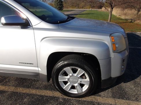 Used 2011 GMC Terrain SLE image 27