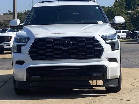 Used 2024 Toyota Sequoia Platinum AWD/4WD image 7