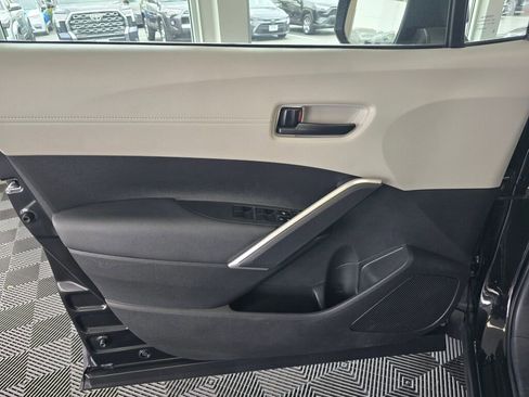 Used 2023 Toyota Corolla Cross L image 32