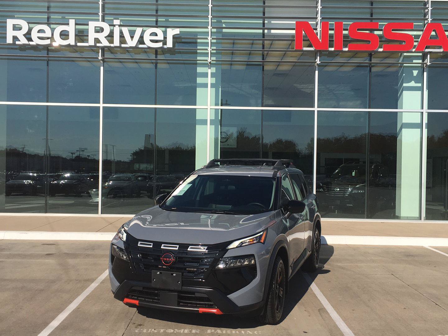 Used 2025 Nissan Rogue SV AWD/4WD image 1