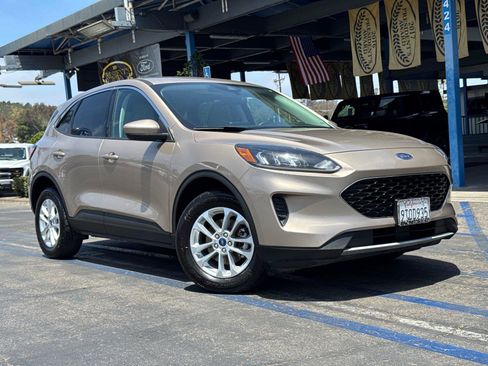 Certified 2021 Ford Escape SE w/ Convenience Package AWD/4WD image 2