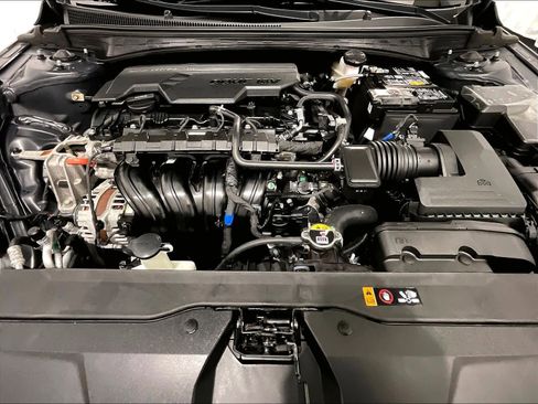 Used 2023 Hyundai Elantra SEL w/ Cargo Package image 27