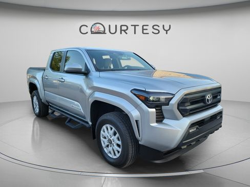 Used 2024 Toyota Tacoma SR5 RWD image 5