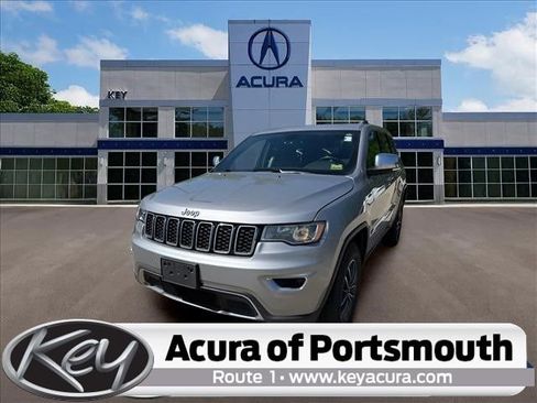 Used 2019 Jeep Cherokee Latitude Plus w/ Cold Weather Group AWD/4WD image 1
