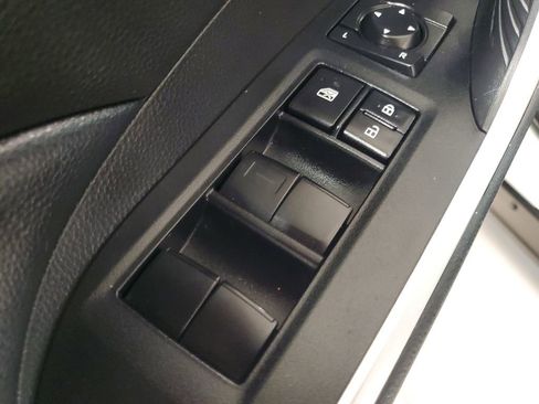 Used 2021 Toyota RAV4 LE image 18