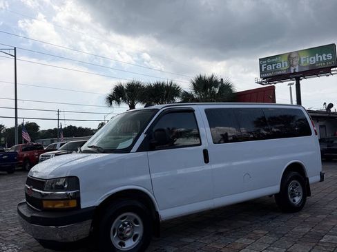 Used 2017 Chevrolet Express 2500 LT w/ LT Preferred Equipment Group RWD image 13