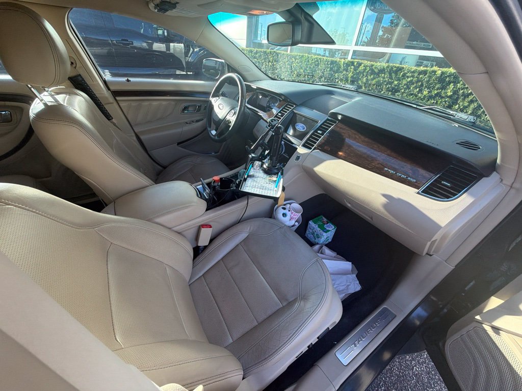 Used 2017 Ford Taurus Limited FWD image 16