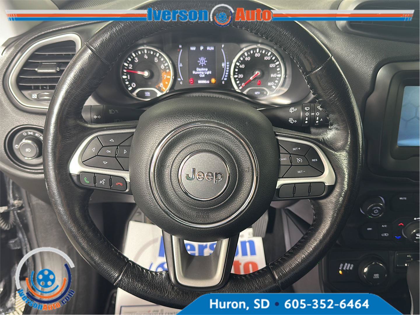 Used 2018 Jeep Renegade Latitude w/ Cold Weather Group AWD/4WD image 16
