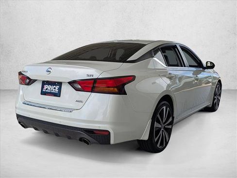 Used 2022 Nissan Altima 2.5 SR AWD/4WD image 5