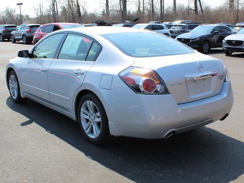 Used 2011 Nissan Altima 3.5 SR image 6