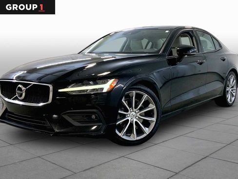 Used 2019 Volvo S60 T5 Momentum w/ Multimedia Package FWD image 1