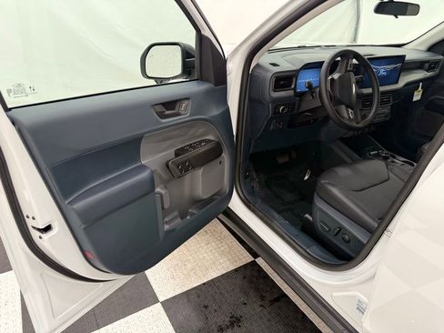 New 2025 Ford Maverick Lariat w/ Black Appearance Package image 27