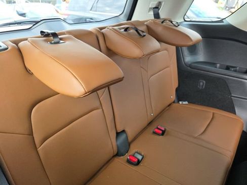 Certified 2025 Nissan Pathfinder Platinum w/ Cargo Package FWD image 3