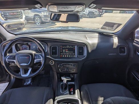 Used 2017 Dodge Charger SXT RWD image 22