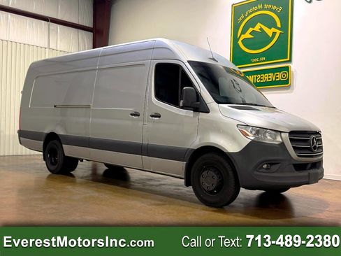 Used 2023 Mercedes-Benz Sprinter 3500 image 1