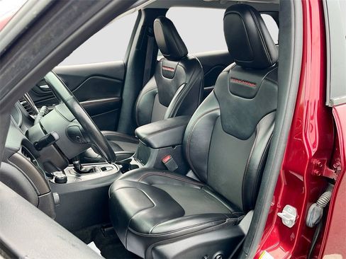 Certified 2020 Jeep Cherokee Trailhawk w/ Comfort/Convenience Group image 21