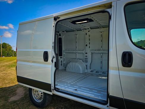 New 2026 RAM ProMaster 1500 w/ Convenience Group FWD image 28