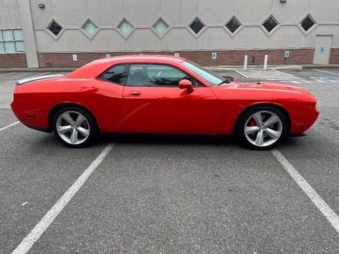 Used 2009 Dodge Challenger SRT8 RWD image 7