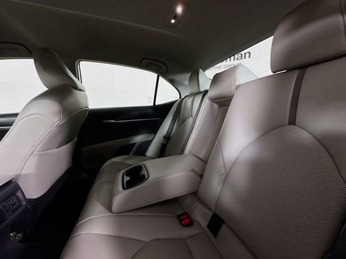 Used 2022 Toyota Camry XLE image 23