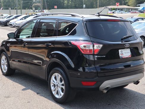 Used 2018 Ford Escape SEL AWD/4WD image 4