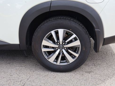 Used 2024 Nissan Pathfinder SL FWD image 23