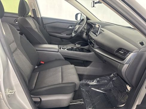 Certified 2024 Nissan Rogue SV image 23