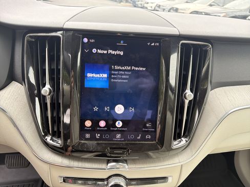 Certified 2023 Volvo XC60 B5 Plus w/ Climate Package AWD/4WD image 23