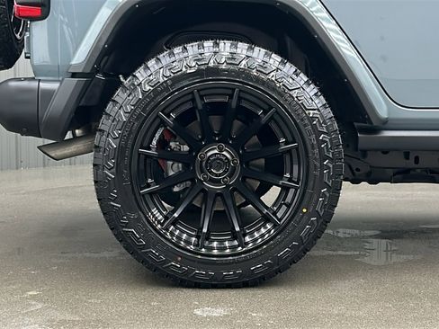 Used 2024 Jeep Wrangler Unlimited Rubicon 4xe image 13