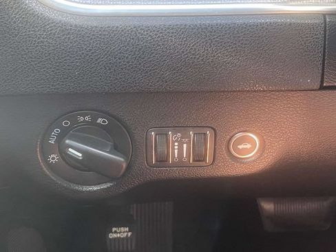 Used 2013 Dodge Charger SE RWD image 20
