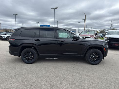 New 2026 Jeep Grand Cherokee L 4WD image 4
