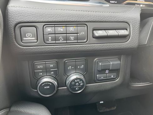 Certified 2022 GMC Yukon Denali w/ Max Trailering Package image 13