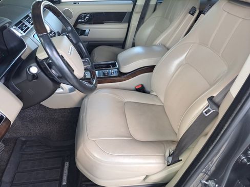 Used 2018 Land Rover Range Rover HSE image 9