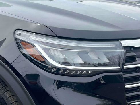 Used 2026 Ford Explorer Active AWD/4WD image 12
