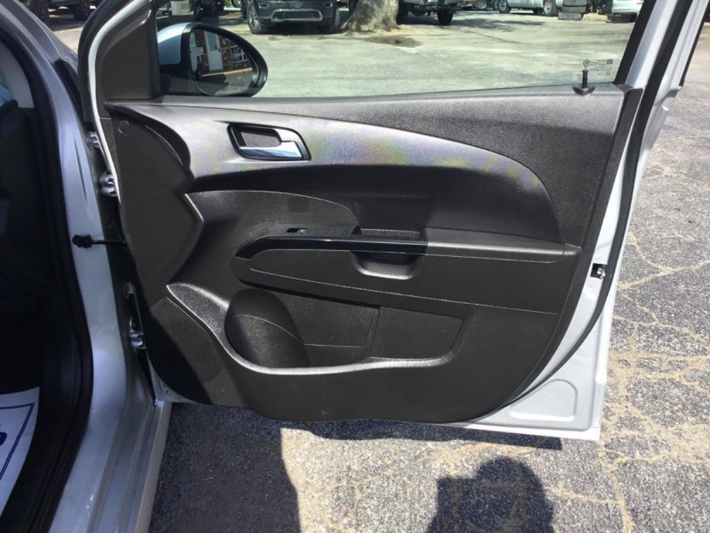 Used 2018 Chevrolet Sonic LT w/ RS Package FWD image 40