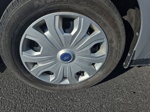 Used 2022 Ford Transit Connect XLT image 38