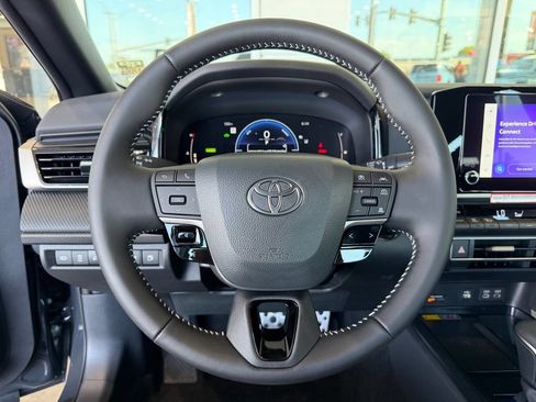 Used 2026 Toyota Camry SE FWD image 24