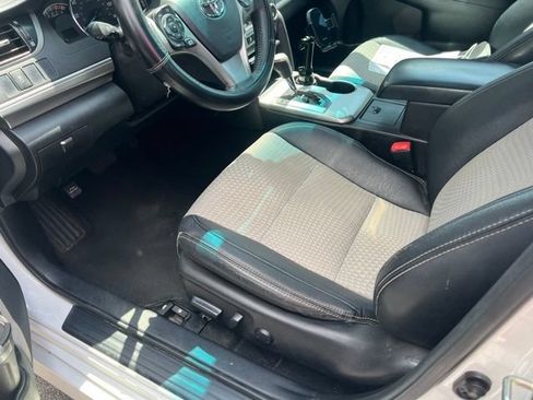 Used 2014 Toyota Camry SE FWD image 8