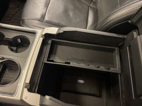 Used 2019 Ford F250 Lariat w/ Chrome Package image 31