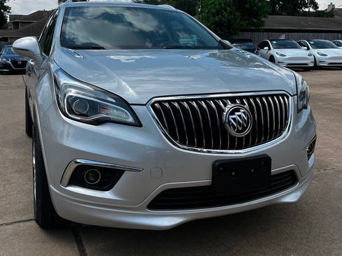 Used 2017 Buick Envision Essence FWD image 3