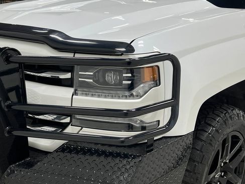 Used 2018 Chevrolet Silverado 1500 LTZ Z71 w/ LTZ Plus Package AWD/4WD image 34