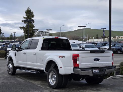 Used 2019 Ford F450 XLT w/ XLT Premium Package image 8