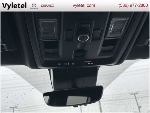 Used 2024 GMC Yukon Denali w/ Advanced Technology Package image 34