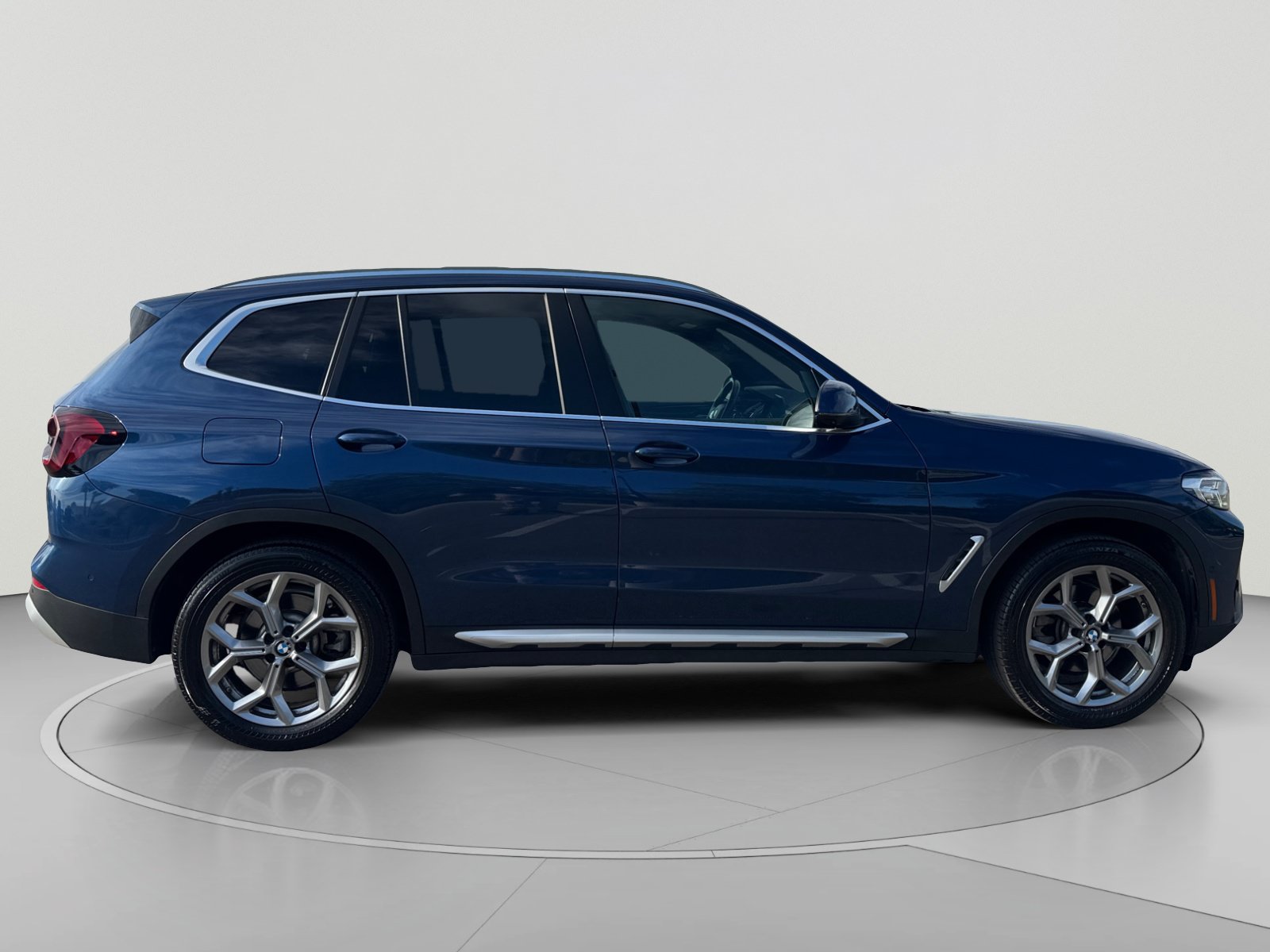 Used 2024 BMW X3 xDrive30i w/ Convenience Package AWD/4WD image 6