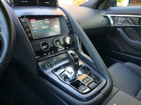 Used 2018 Jaguar F-TYPE R-Dynamic image 22