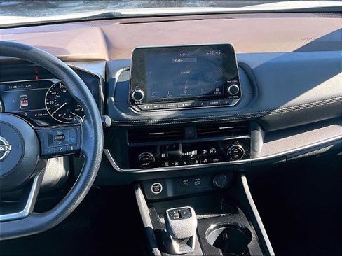Certified 2023 Nissan Rogue SV image 18